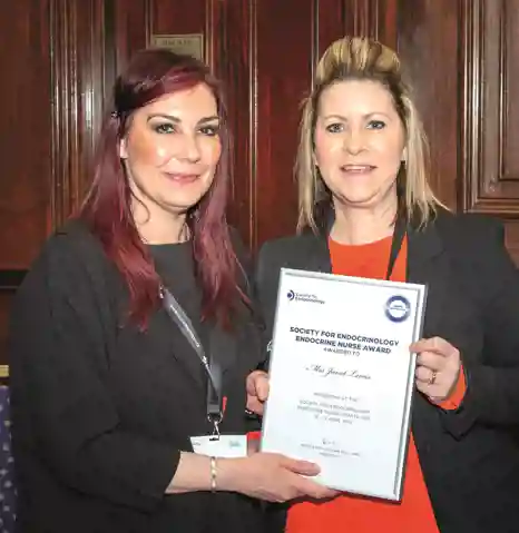 Janet Lewis (right) receives her award from Lisa Shepherd at Endocrine Nurse Update in Birmingham