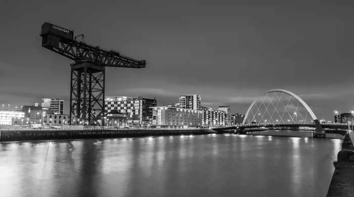 p24 Glasgow mono.jpg