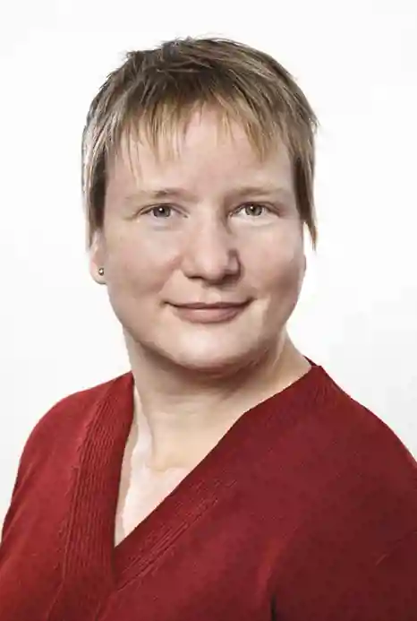 A head and shoulders photograph of Professor Wiebke Arlt